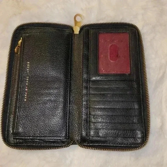 Marc Jacobs Large Black Leather Gold Zip Around Waller - Picture 4 of 5